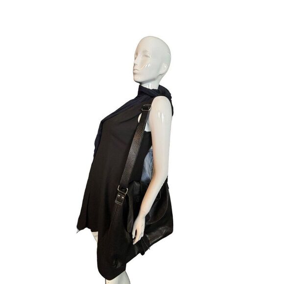 Kenneth Cole Black Leather Messenger Bag - Adjustable Strap - 16" x 12" - Picture 6 of 15